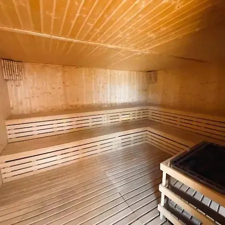 Apartment Luxury Garden Apt Pool, Sauna, Hammam, Near Golf