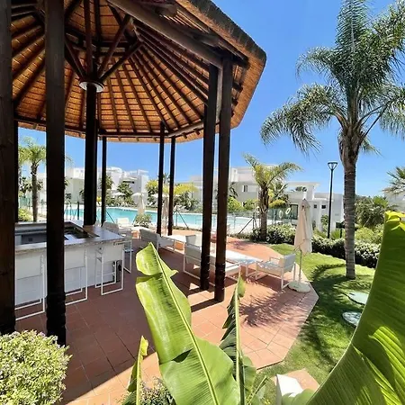 Luxury Garden Apt Pool, Sauna, Hammam, Near Golf